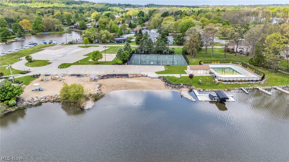 Aurora Shores Condo - Residential