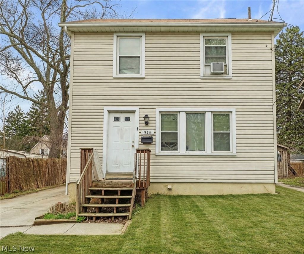 Photo of 973 Jason Avenue, Akron, OH 44314 (MLS # 5197755)