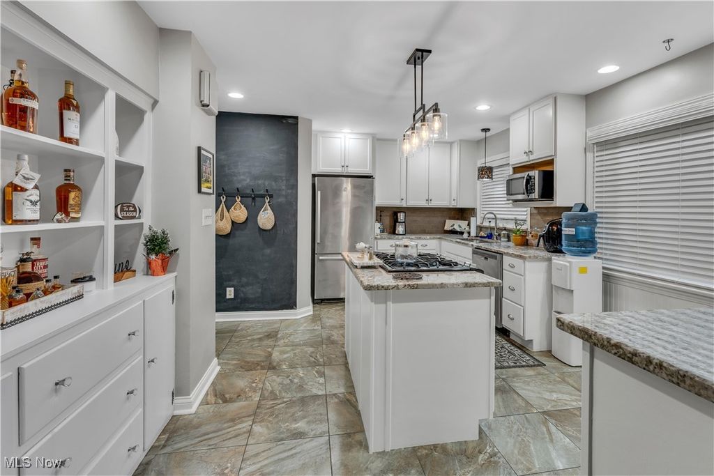 Photo of 227 Wolcott Drive, Boardman, OH 44512 (MLS # 5180678)