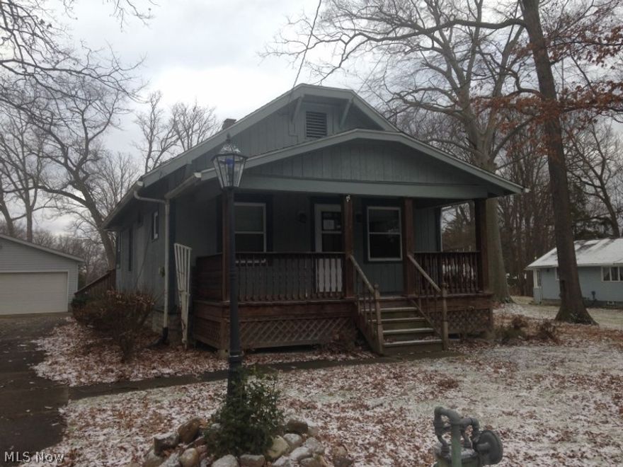 Great Starter or retirement home. Formal dining with bay windows, Larage eat in kitchen, Larg deck, front porch, Windows and 
mechanics appear recent. 2 car detached garage built in 2000. Property built prior to 1978 leadbase paint may be present.