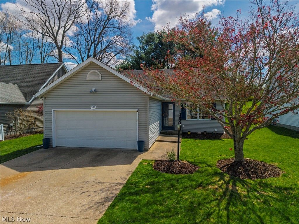 Photo of 3160 Pondview Drive, Ravenna, OH 44266 (MLS # 5203042)