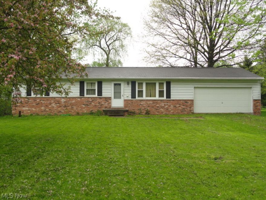 Amish built ranch.  Updated windows, furnace, roof, well pump.  Sits on 1/2 acre lot with adjacent vacant lot included in price! Extra lot # 04-030-00-00-019-000.  Priced to sell!