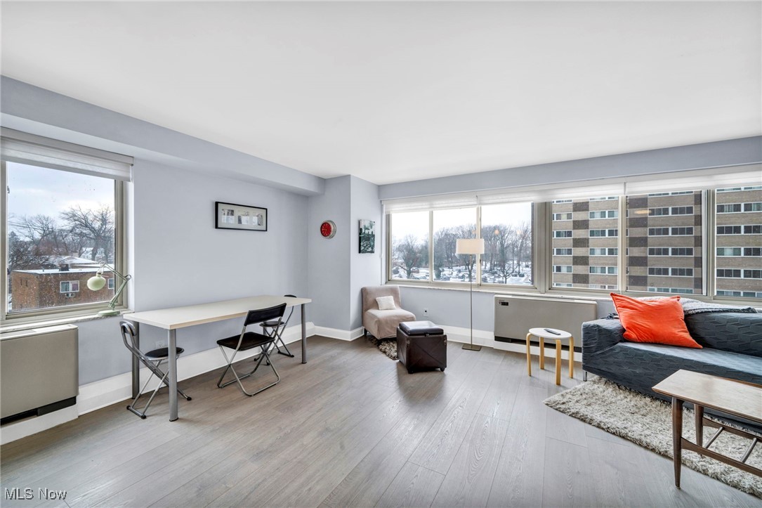 Marine Towers East Condo - Residential