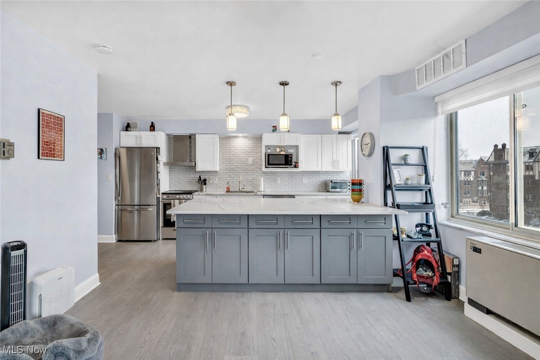 Marine Towers East Condo - Residential