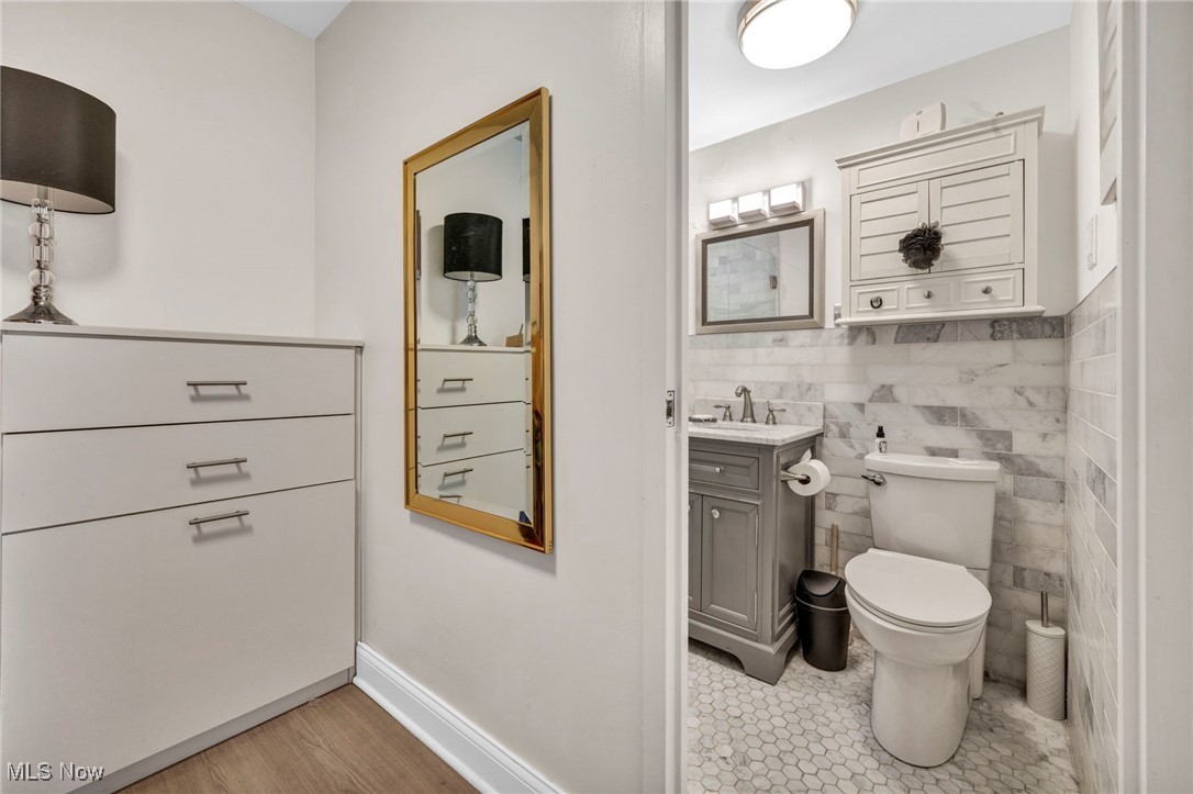 Marine Towers East Condo - Residential