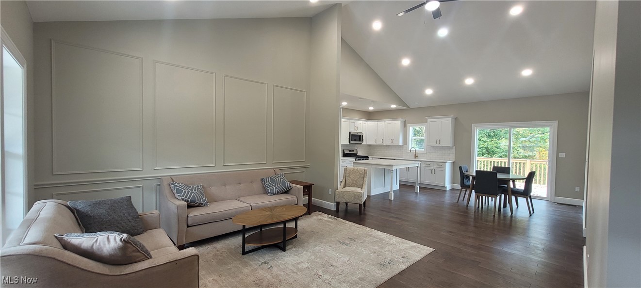 Munroe Falls, Ohio 44262, United States, 4 Bedrooms Bedrooms, ,3 BathroomsBathrooms,Residential,Active,212792