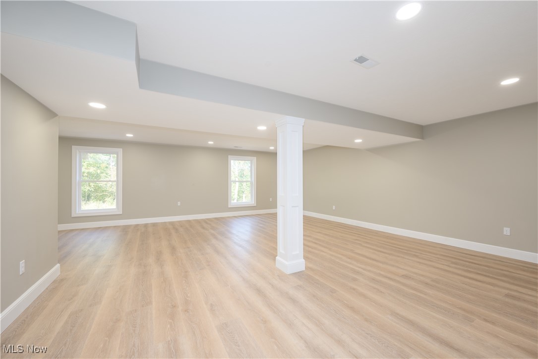 Munroe Falls, Ohio 44262, United States, 4 Bedrooms Bedrooms, ,3 BathroomsBathrooms,Residential,Active,212792