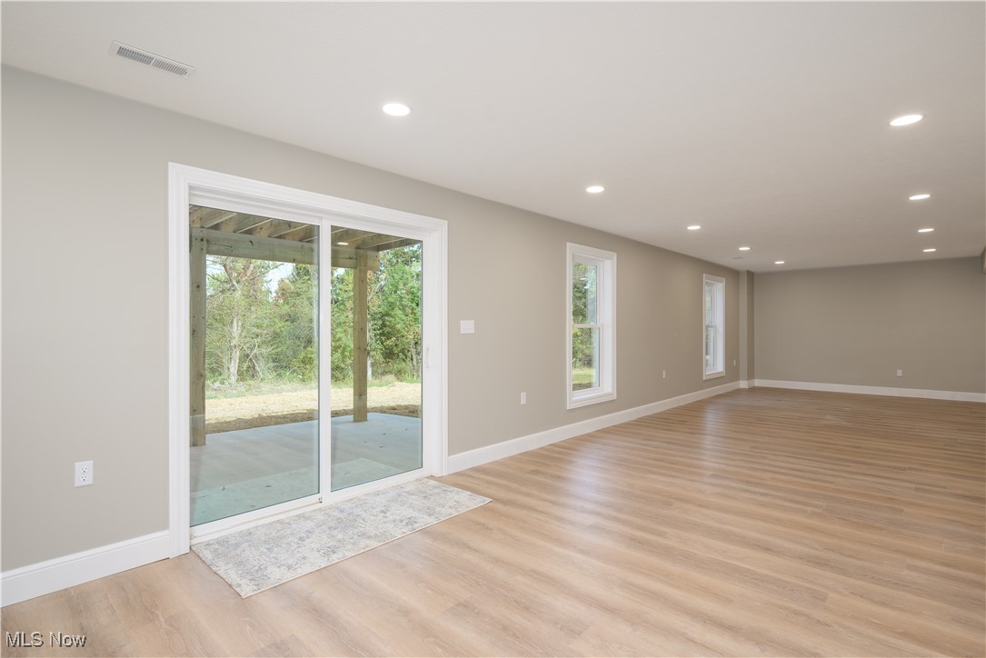 Munroe Falls, Ohio 44262, United States, 4 Bedrooms Bedrooms, ,3 BathroomsBathrooms,Residential,Active,212792