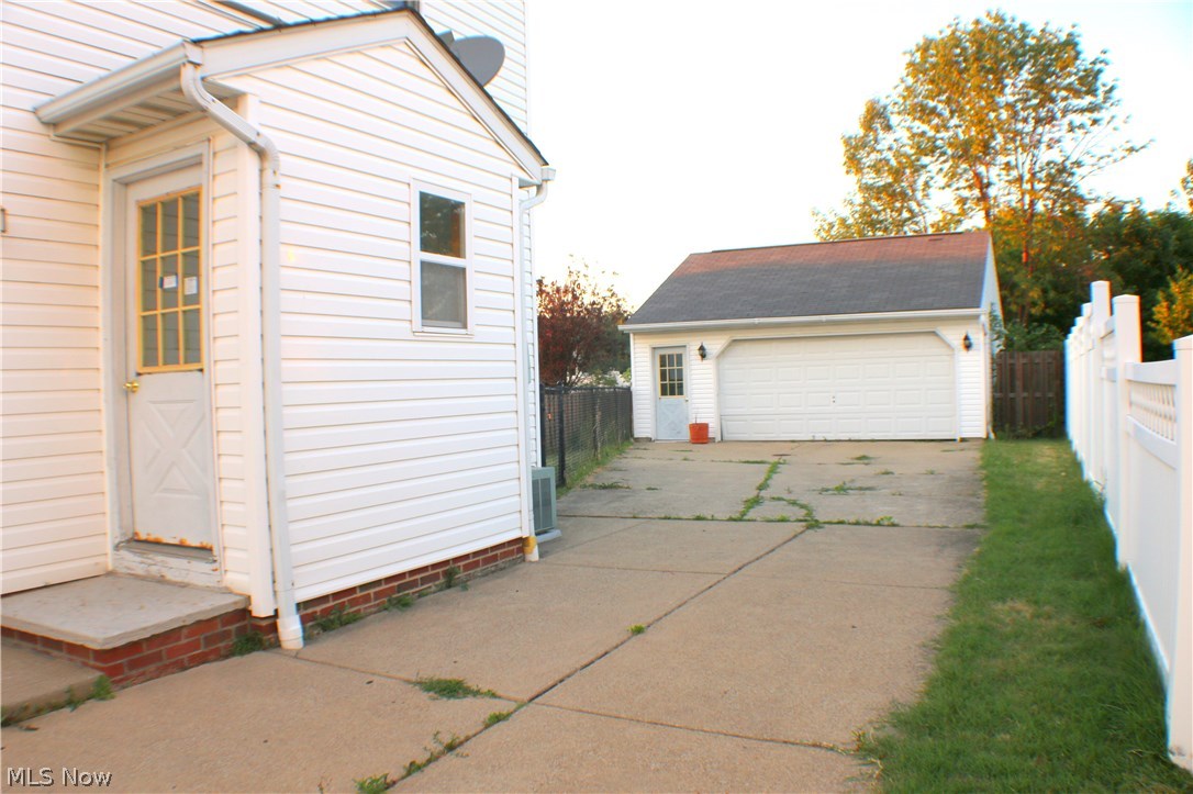 Globe Realty - Residential