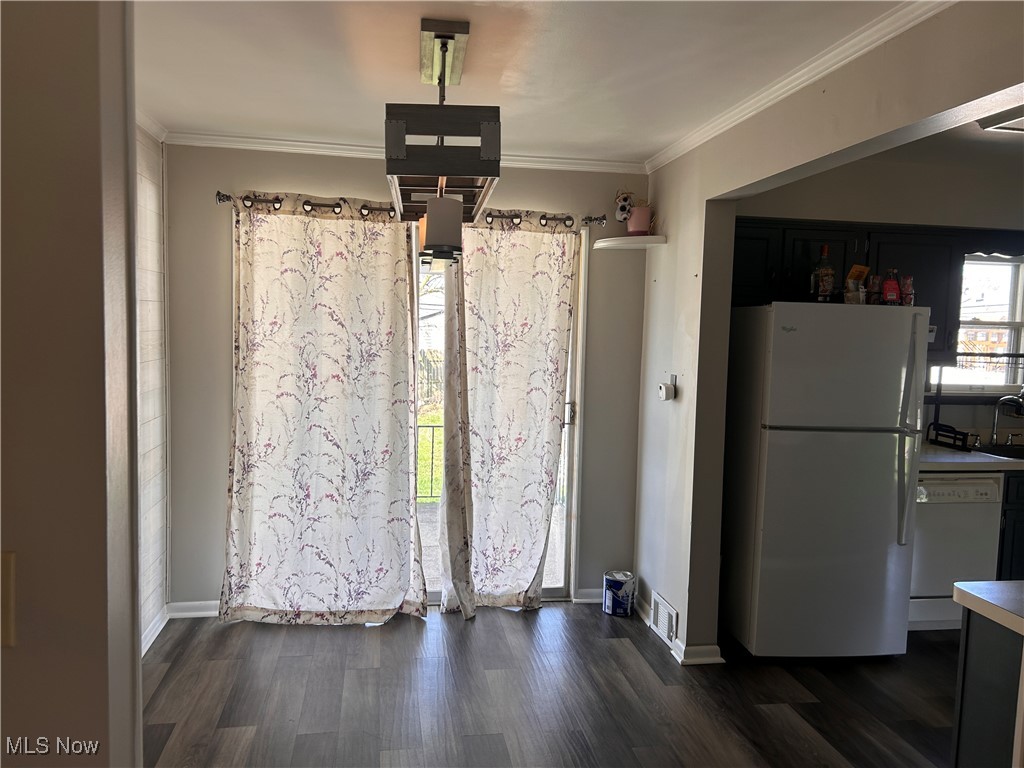 13646 Crestway Drive, Brook Park, Ohio image 4