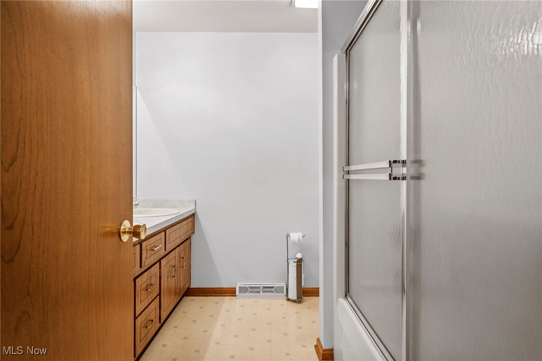 Royal State 03 - Residential