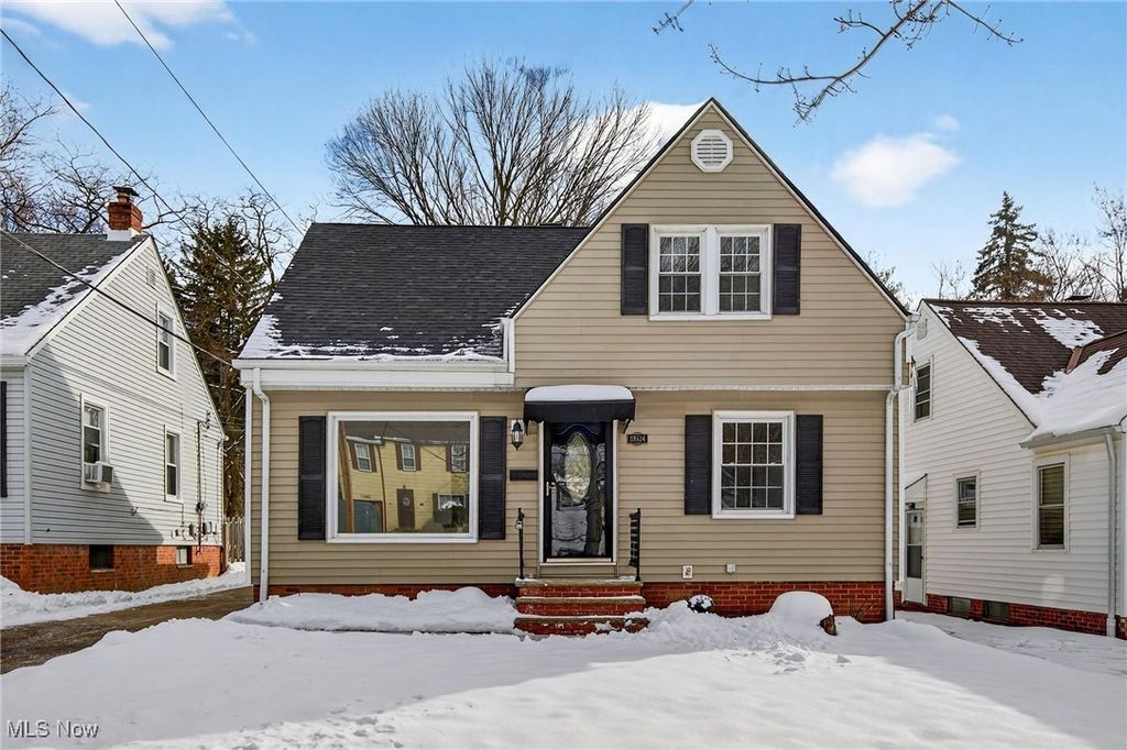 Photo of 19524 Maple Heights Boulevard, Maple Heights, OH 44137 (MLS # 5175919)