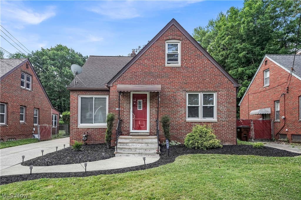 Photo of 2313 Lorimer Road, Cleveland, OH 44134 (MLS # 5220166)