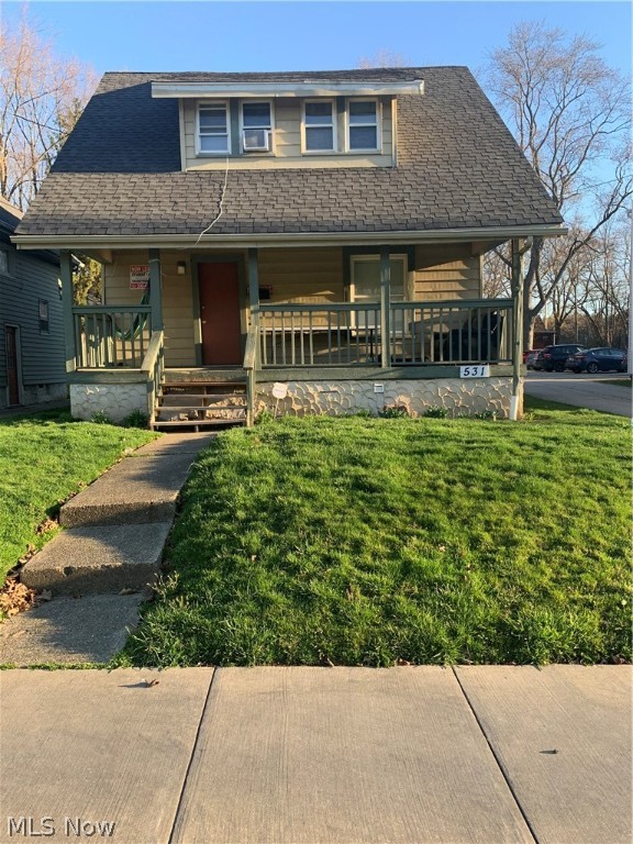 Must be sold with 529, 531, 533, 535, 539, 543 Gage- package deal due to overlapping driveways and parking