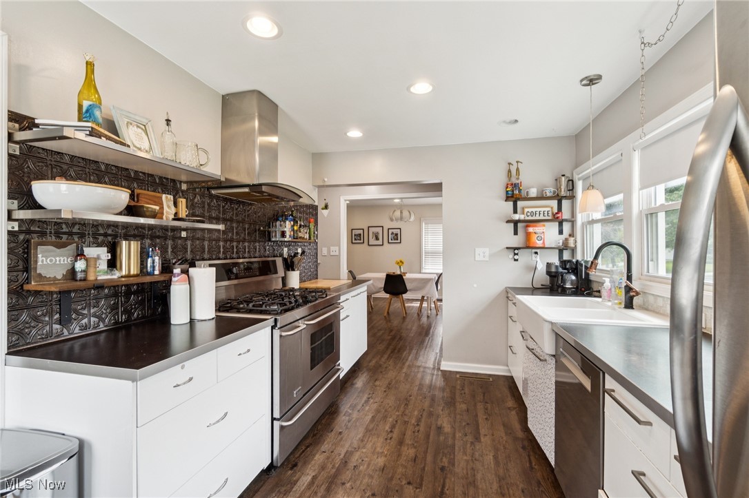 23919 Edgehill Drive