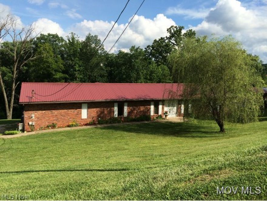 Beautiful Panoramic Country setting nestled in the trees.  Located in Williamstown school district.  This 3 bedroom, 2 bath home has a first floor laundry room, 2 car garage and 2 bedrooms have patio doors leading onto a beautiful full length deck.  Elem: Williamstown Elementary School  Elem/Bus: Y  JrHigh: Williamstown Jr. High  JrHigh/Bus: Y  High: Williamstown High School  High/Bus: Y  Fire: VOL  Police: SHF  PossFreeGas: N  ;SQFT=Fin L1:1761, Fin Above:1761, Fin Total:1761, Unfin Above:0;GAR= 2 Car Built In, Opener(s)