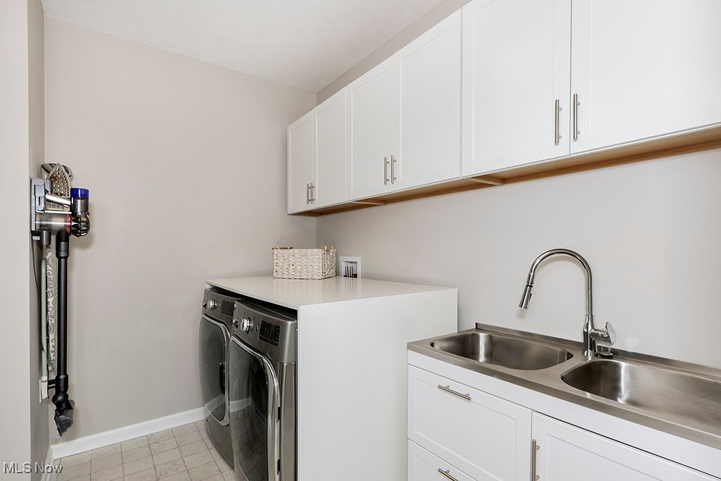 313 Lake Victoria Court, Chagrin Falls, Ohio image 18