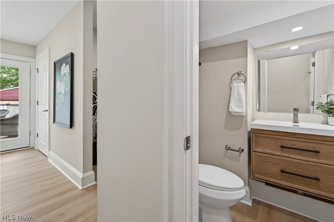 James J Hinde Realty Coventry - Residential
