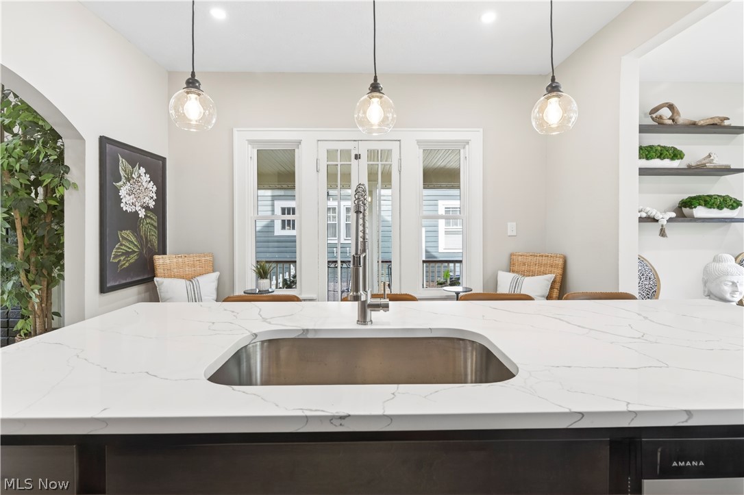 James J Hinde Realty Coventry - Residential