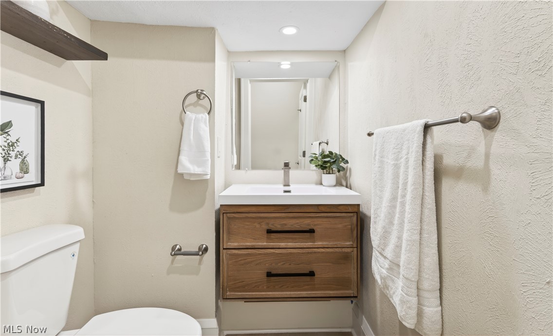 James J Hinde Realty Coventry - Residential