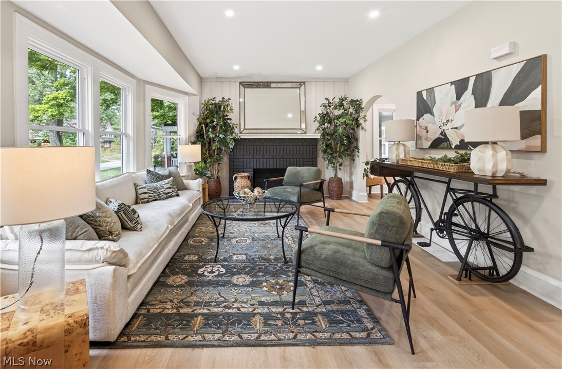 James J Hinde Realty Coventry - Residential