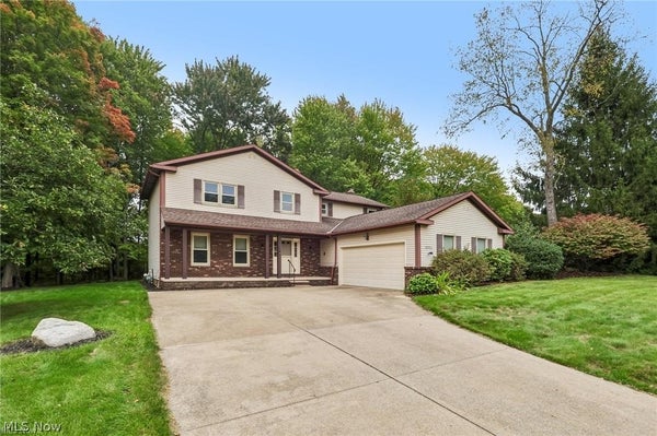 32921 N BURR OAK DR, SOLON, OH 44139 - Image 7dd08cefdfb6f2be65ed8f90addcf35b/2362379454