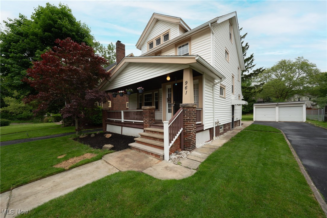 961 Oxford Road, Cleveland Heights, Ohio image 2