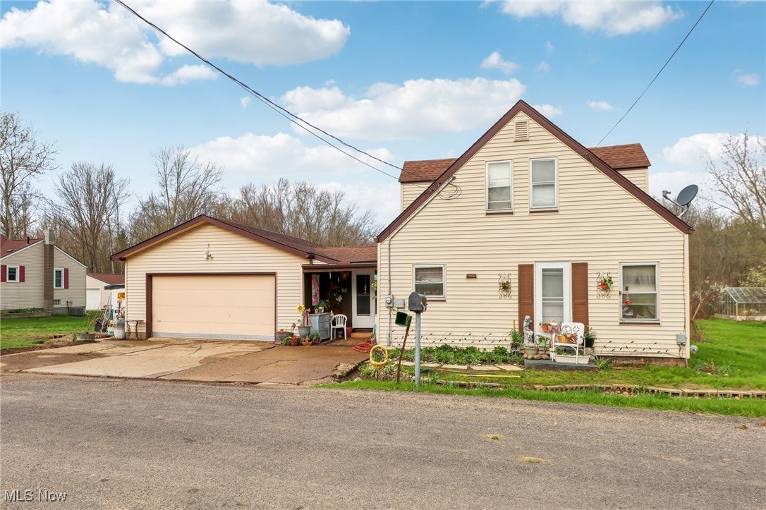 944 Bey Road, Akron, Ohio image 1