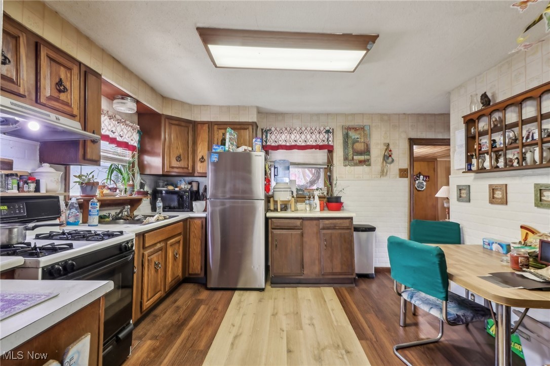 944 Bey Road, Akron, Ohio image 9