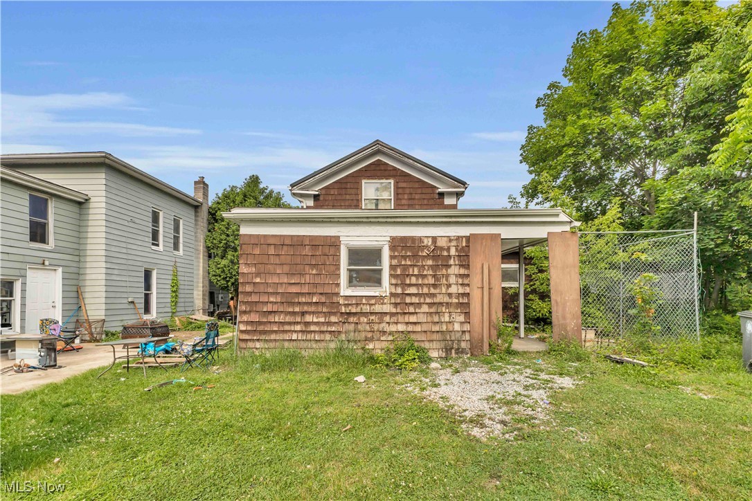 Location, location, location... Spacious home in the Heart of Oberlin! Close to all local amenities, schools, and Oberlin College. Currently tenent occupied. Great investment opportunity or live in home. Can be sold as an investment package with 83 S Pleasant.