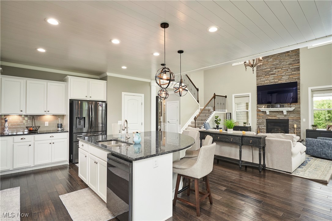 30 Harvester Drive