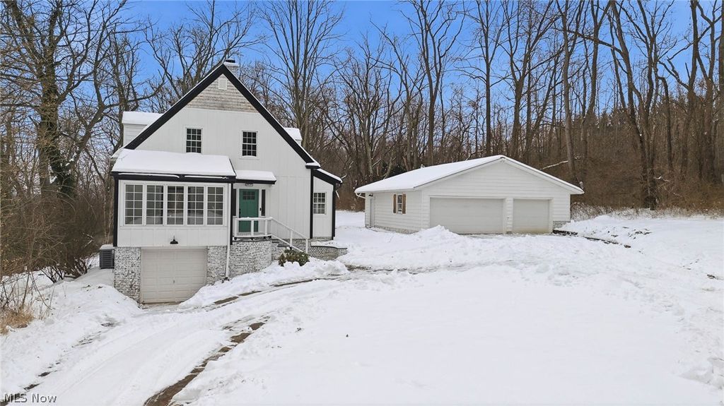 Photo of 3246 Stimson Road, Barberton, OH 44203 (MLS # 5202101)