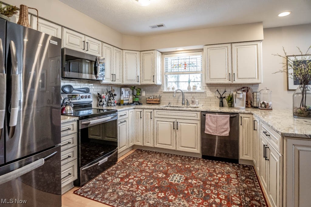 Plesant Lakes Condo - Residential