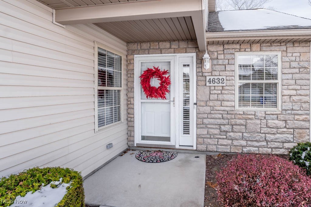 Plesant Lakes Condo - Residential