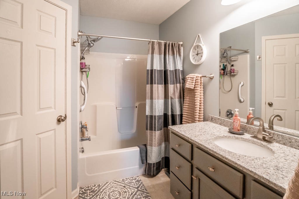 Plesant Lakes Condo - Residential