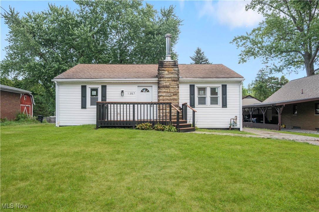 This home has been completely remodeled from top to bottom and is truly move-in ready. Featuring new vinyl siding and windows, the exterior offers fresh curb appeal and long-lasting durability. Step inside to find an inviting layout with luxury vinyl plank flooring, a modern kitchen with granite countertops, and stylish finishes throughout.
Major updates include a new furnace and air conditioner, giving you comfort and efficiency in every season. Every upgrade has been carefully selected to provide both quality and peace of mind.
Highlights:
New vinyl siding & windows
New furnace & A/C
Luxury vinyl plank flooring
Granite countertops
Fully remodeled interior & exterior
Don’t wait, Norththis beautifully updated home is ready for its new owner!