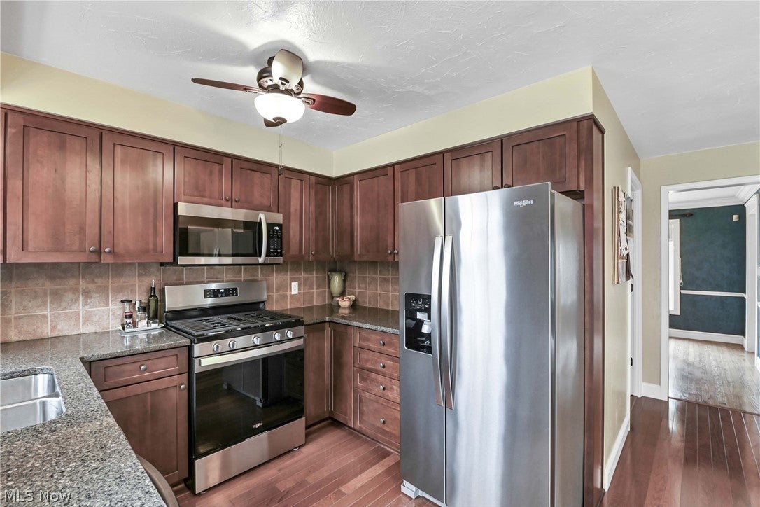 22424 Sunnyhill Drive