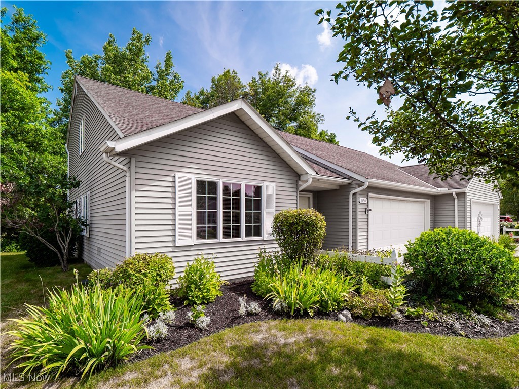 15762 Grosse Pointe Oval