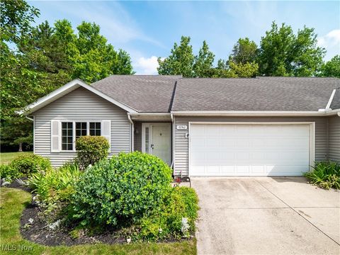 15762 Grosse Pointe Oval, Strongsville, OH 44136 - #: 5141649