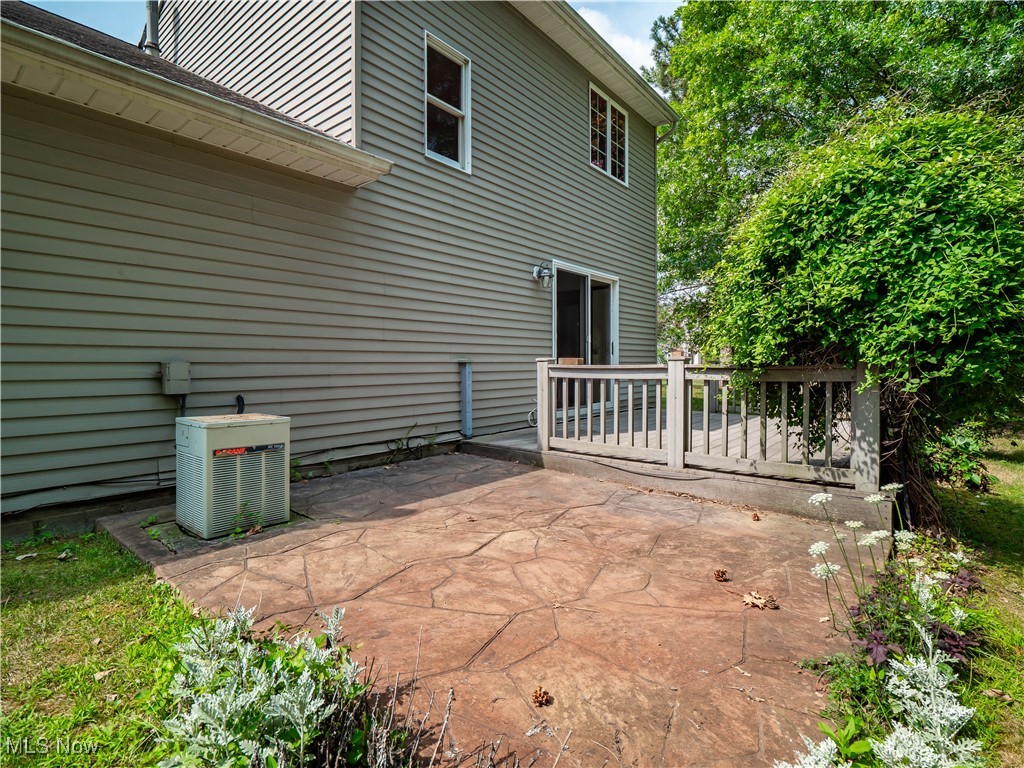 15762 Grosse Pointe Oval