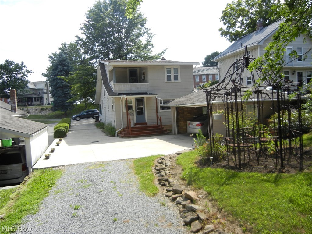 Village/Sugarcreek - Residential