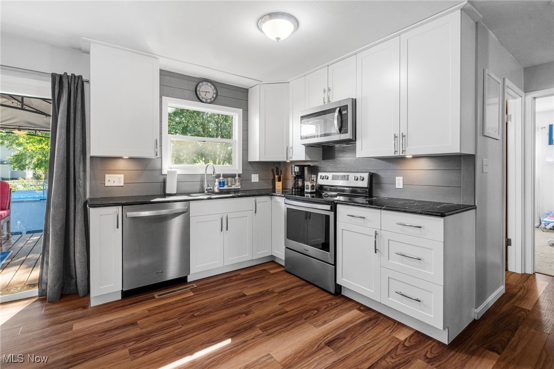 Je Reeves First Add - Residential