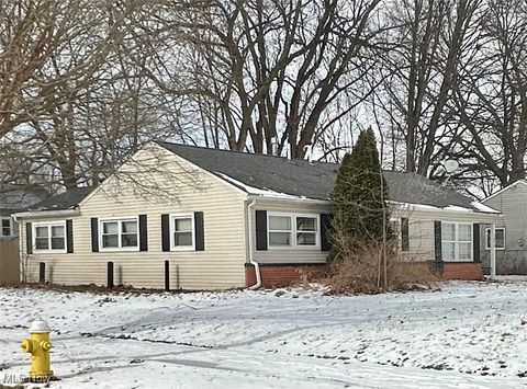 Homes For Sale - 1376 Seward Avenue<br/> Summit County, Akron, OH 44320