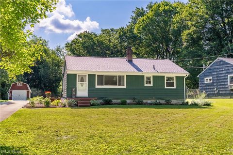 Homes For Sale - 13526 Glenvale Avenue<br/> Stark County, Uniontown, OH 44685