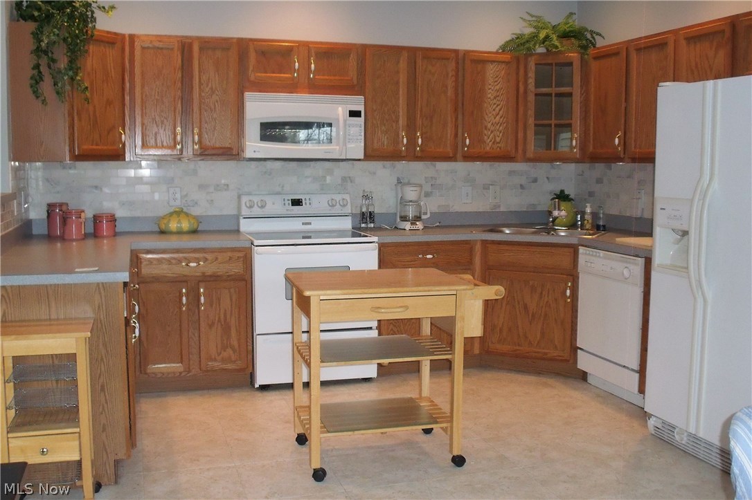 Athenian Village Condo Ph 06 - Residential