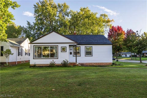 Homes For Sale - 5120 Longton Road<br/> Cuyahoga County, Lyndhurst, OH 44124