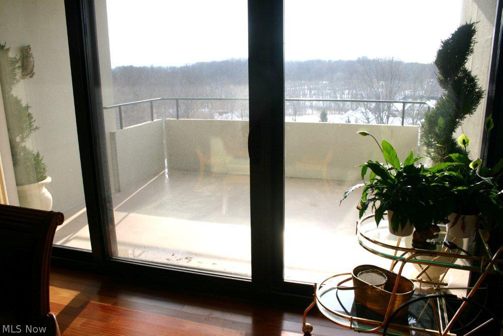 Bratenahl Place Condo - Residential Lease