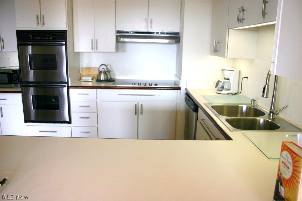 Bratenahl Place Condo - Residential Lease