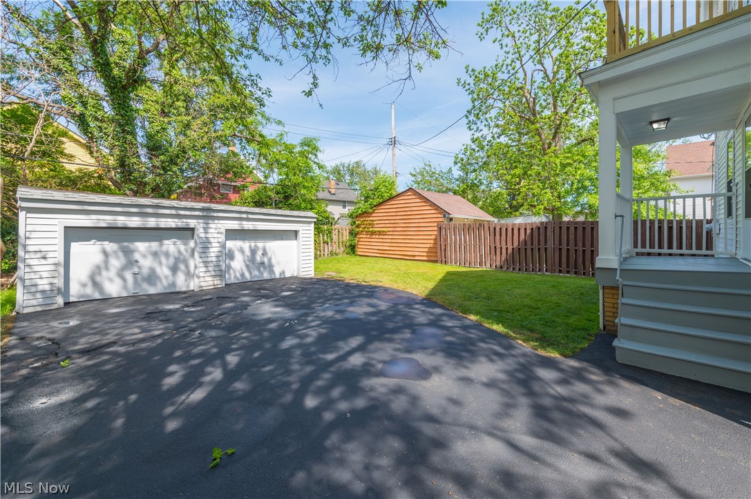 Lakewood Park - Residential Income