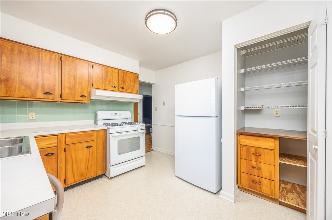 H C Henderson Adn - Residential